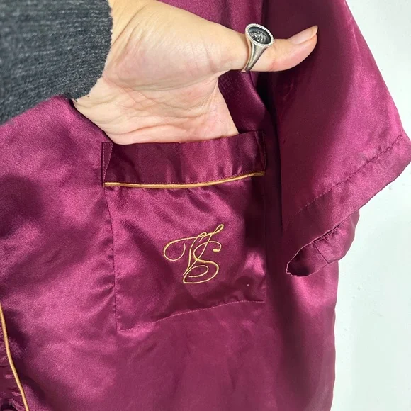 Vintage Victoria’s Secret Sleep Shirt - Picture 2 of 4